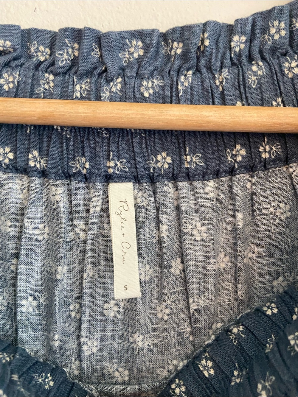 Rylee and Cru Linen Blend maxi skirt - Picture 2 of 3